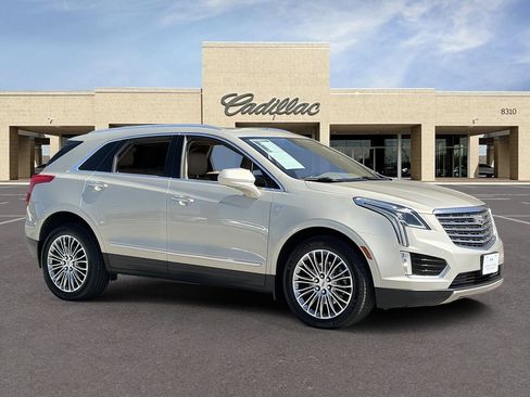 Used 2017 Cadillac XT5 Platinum AWD/4WD image 3