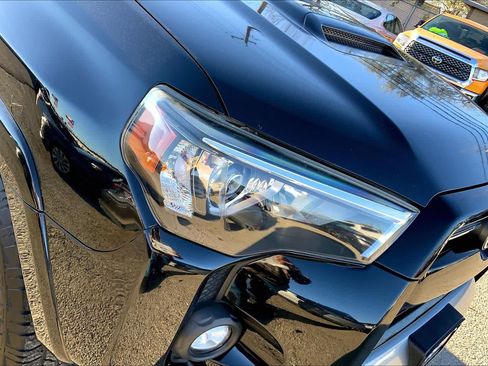 Used 2021 Toyota 4Runner TRD Off-Road AWD/4WD image 27