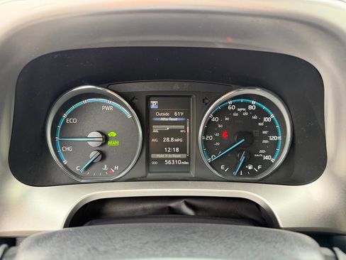 Used 2018 Toyota RAV4 LE image 21