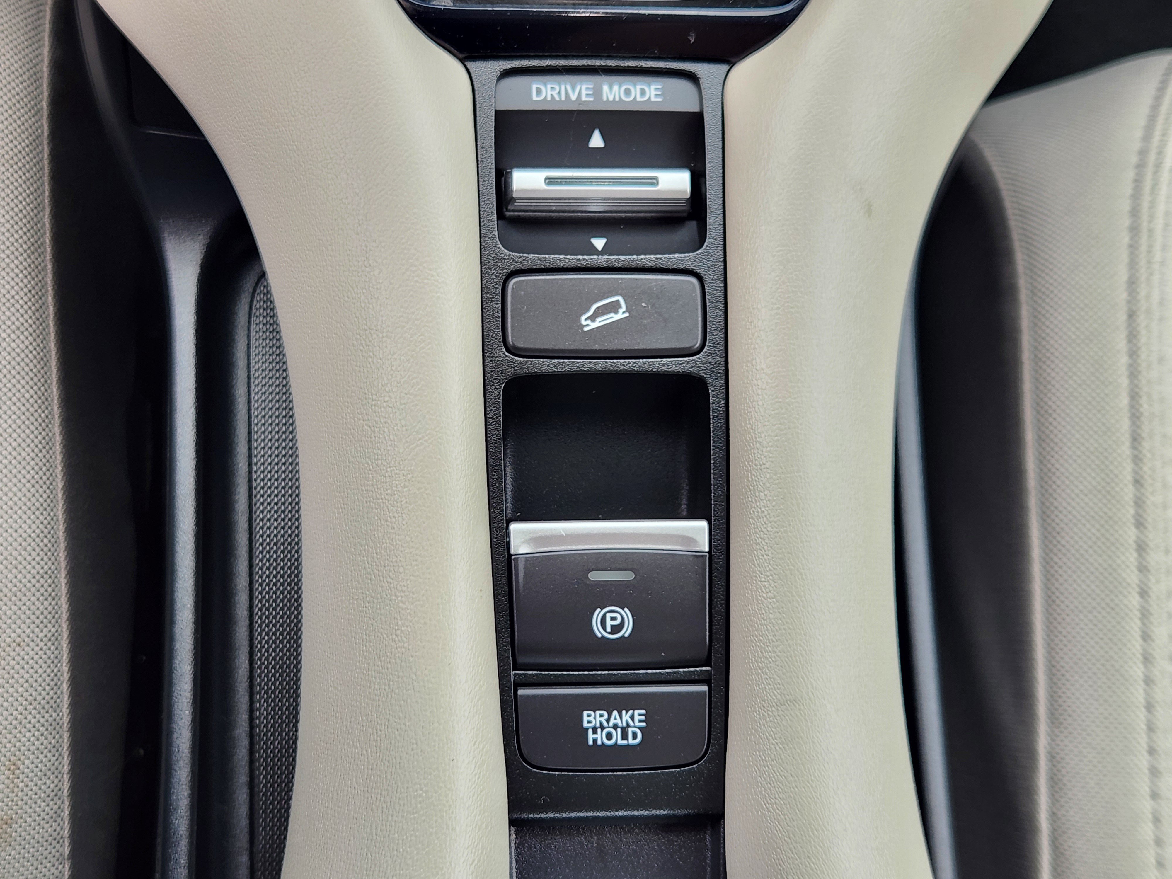 Certified 2024 Honda HR-V LX image 21
