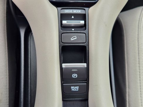 Certified 2024 Honda HR-V LX image 21