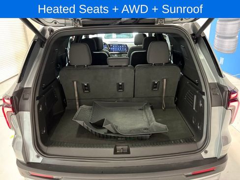 Used 2025 Chevrolet Traverse LT w/ Sun and Wheel Package AWD/4WD image 19
