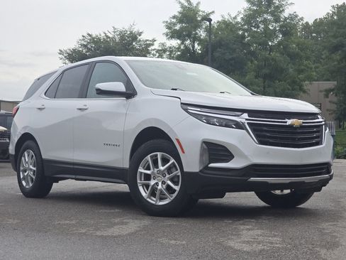 Used 2022 Chevrolet Equinox LT AWD/4WD image 2