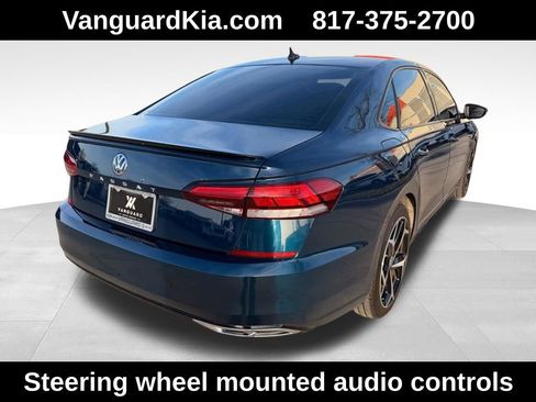 Used 2022 Volkswagen Passat 2.0T R-Line image 4