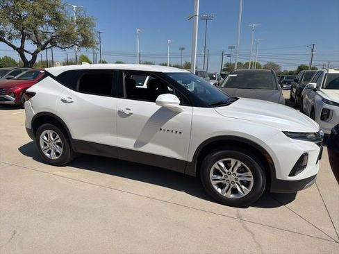 Used 2022 Chevrolet Blazer LT image 2