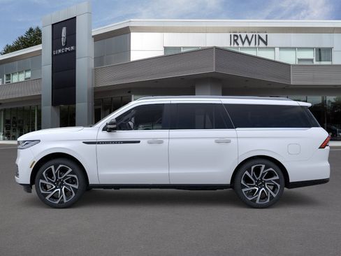 New 2026 Lincoln Navigator L Black Label AWD/4WD image 3