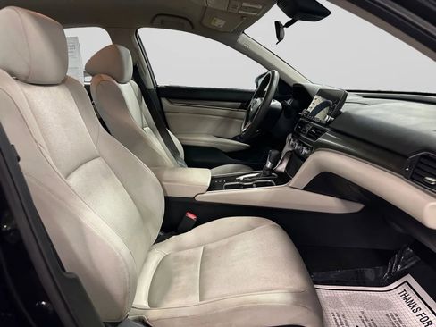 Used 2018 Honda Accord LX image 24