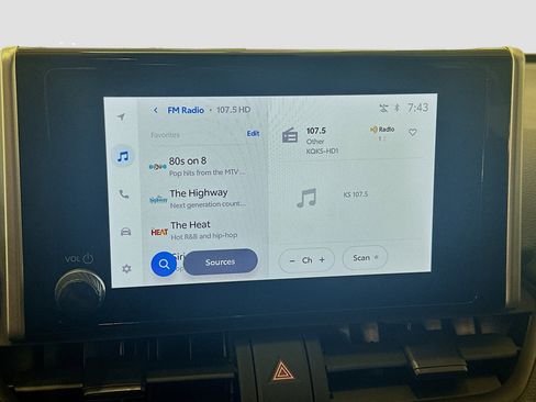 Used 2024 Toyota RAV4 LE image 21