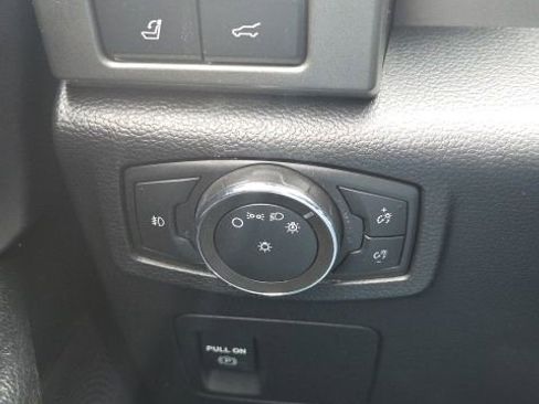 Used 2021 Ford Expedition XLT image 28