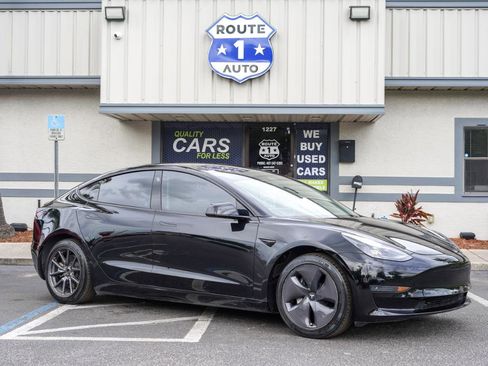 Used 2023 Tesla Model 3 Standard Range RWD image 5