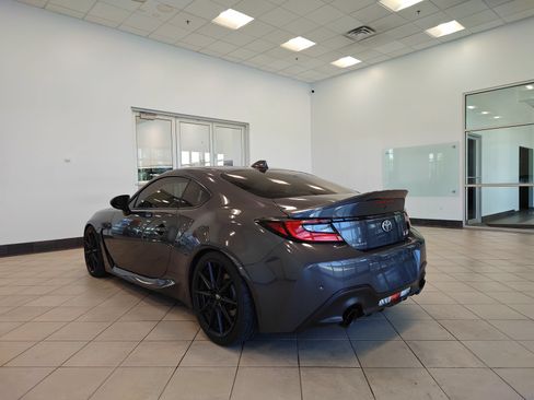 Used 2022 Toyota GR86 Premium w/ ALL Weather Mat Package (TMS) RWD image 5