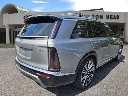 Used 2026 Cadillac Vistiq Premium Luxury AWD/4WD image 6