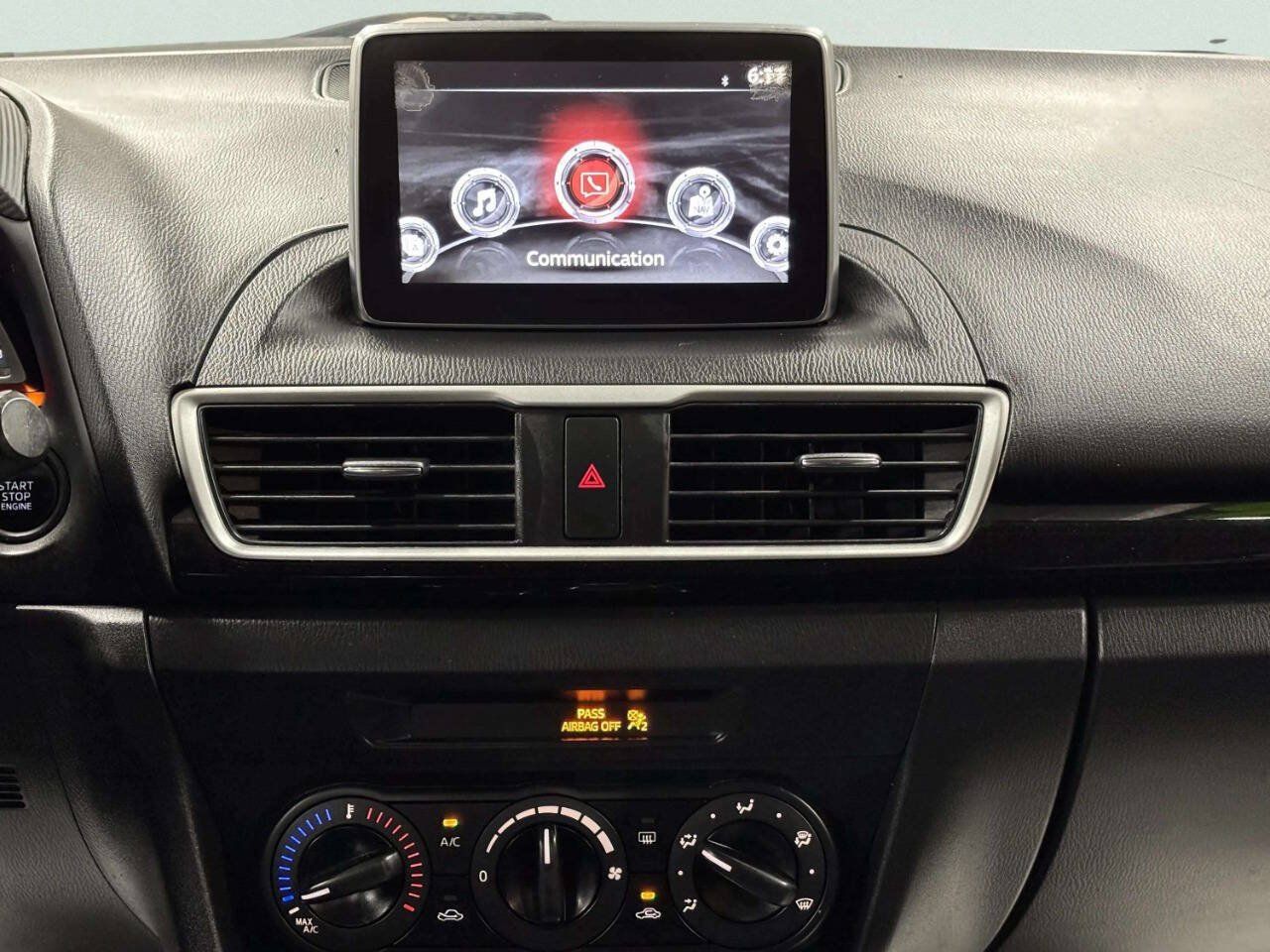 Used 2016 MAZDA MAZDA3 i Sport FWD image 24