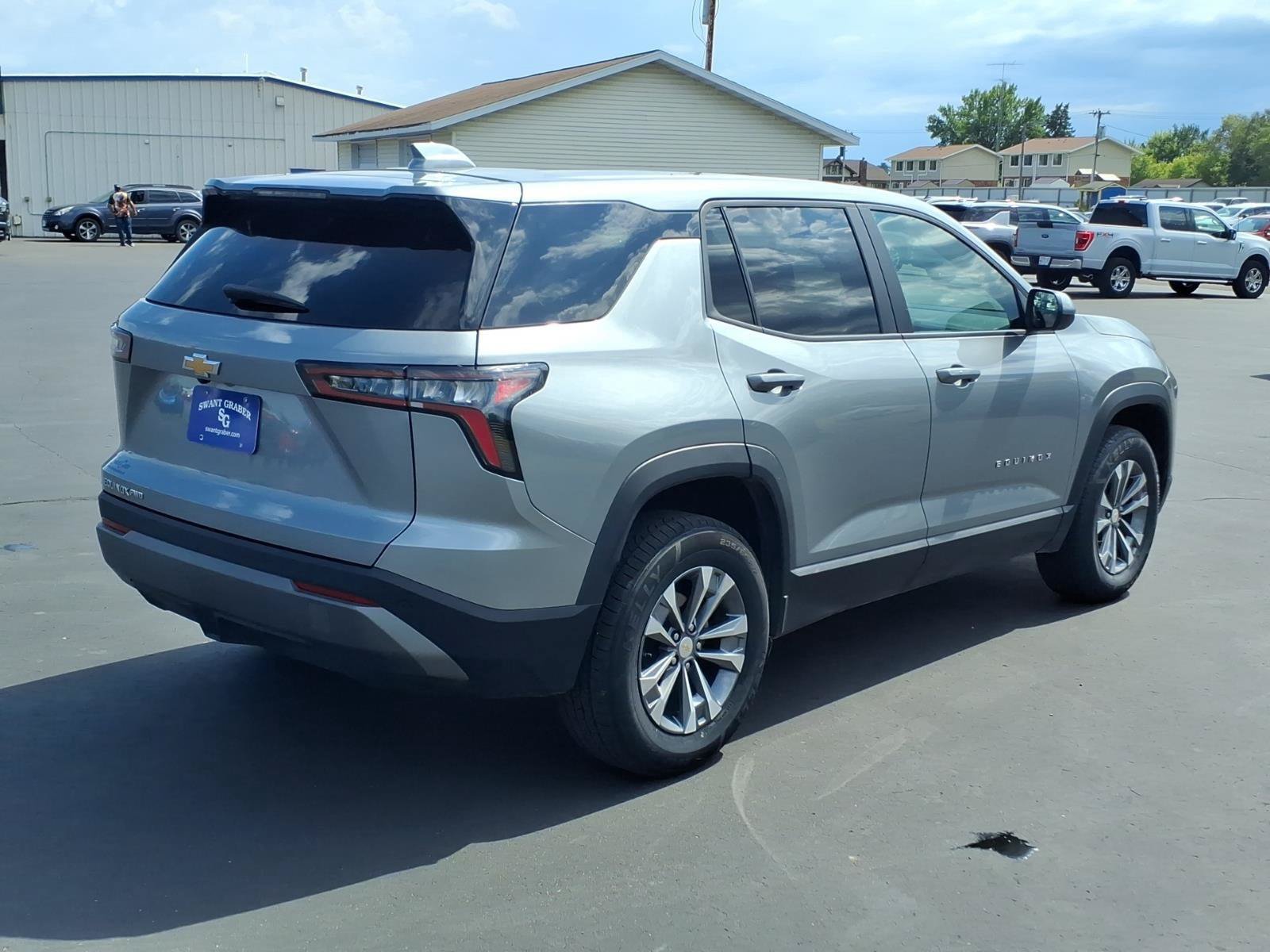 Used 2026 Chevrolet Equinox LT AWD/4WD image 6