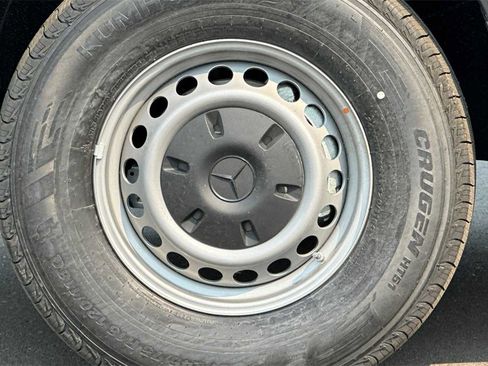 Used 2024 Mercedes-Benz Sprinter 2500 image 24