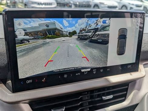 Used 2022 Ford Explorer XLT w/ Equipment Group 202A RWD image 26