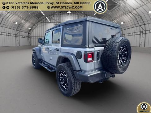 Used 2018 Jeep Wrangler Unlimited Sport AWD/4WD image 5
