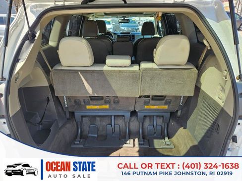 Used 2014 Toyota Sienna XLE w/ Entertainment Package image 21