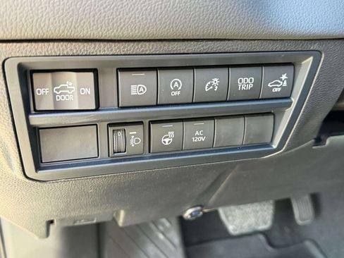 Used 2026 Toyota Tundra Limited AWD/4WD image 29