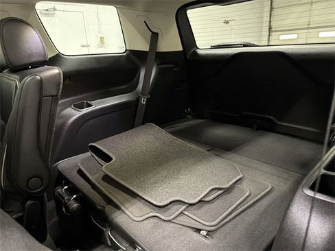 Used 2021 GMC Acadia Denali w/ Denali Technology Package image 17