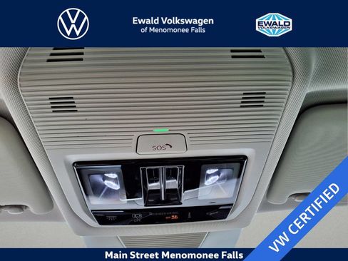 Certified 2025 Volkswagen Tiguan SE w/ Panoramic Sunroof Package AWD/4WD image 20