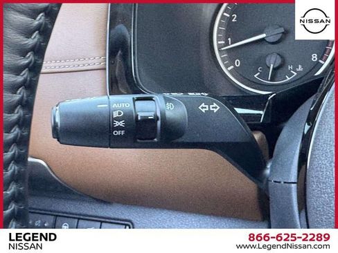 Used 2022 Nissan Pathfinder Platinum AWD/4WD image 21