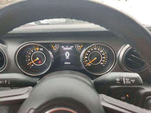 Used 2022 Jeep Gladiator Willys image 9