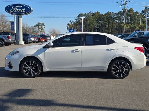 Used 2019 Toyota Corolla SE image 2