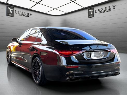 Used 2022 Mercedes-Benz S 580 4MATIC Sedan w/ AMG Line Package image 6
