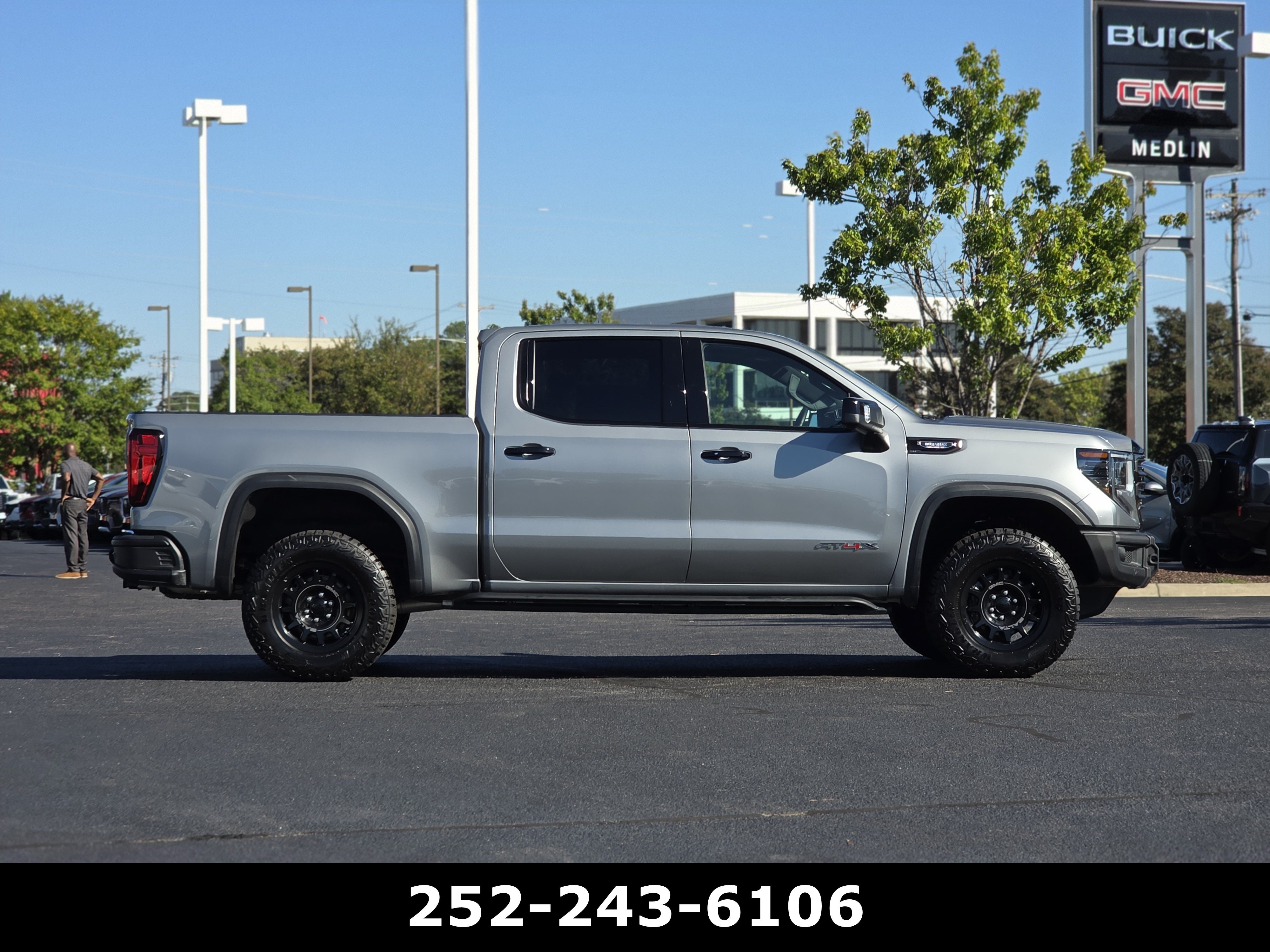 Used 2025 GMC Sierra 1500 AT4X w/ AT4X AEV Edition AWD/4WD image 8