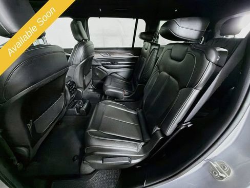 Used 2024 Jeep Grand Cherokee L Limited w/ Luxury Tech Group II AWD/4WD image 25
