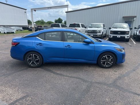 Used 2024 Nissan Sentra SV image 4
