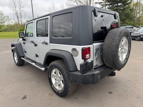 Used 2007 Jeep Wrangler Unlimited X w/ Dual Top Group AWD/4WD image 3