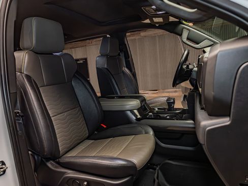 Used 2022 Chevrolet Silverado 1500 ZR2 w/ Technology Package image 28