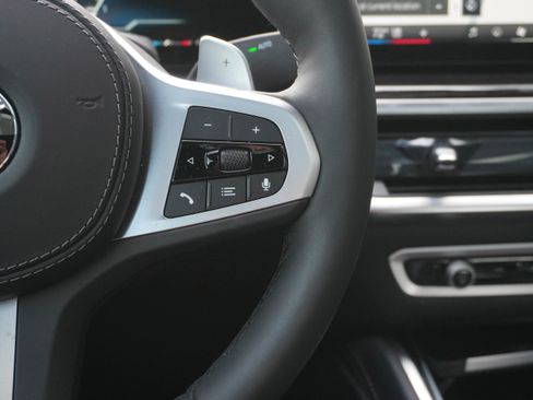 Certified 2025 BMW X6 xDrive40i w/ Climate Comfort Package image 17