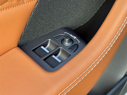 New 2024 Jaguar F-TYPE R image 15