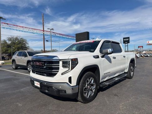 Used 2023 GMC Sierra 1500 SLT image 1