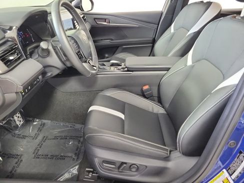 Used 2026 Toyota Camry SE FWD image 19