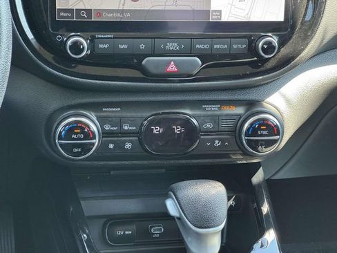 Used 2023 Kia Soul S FWD image 18