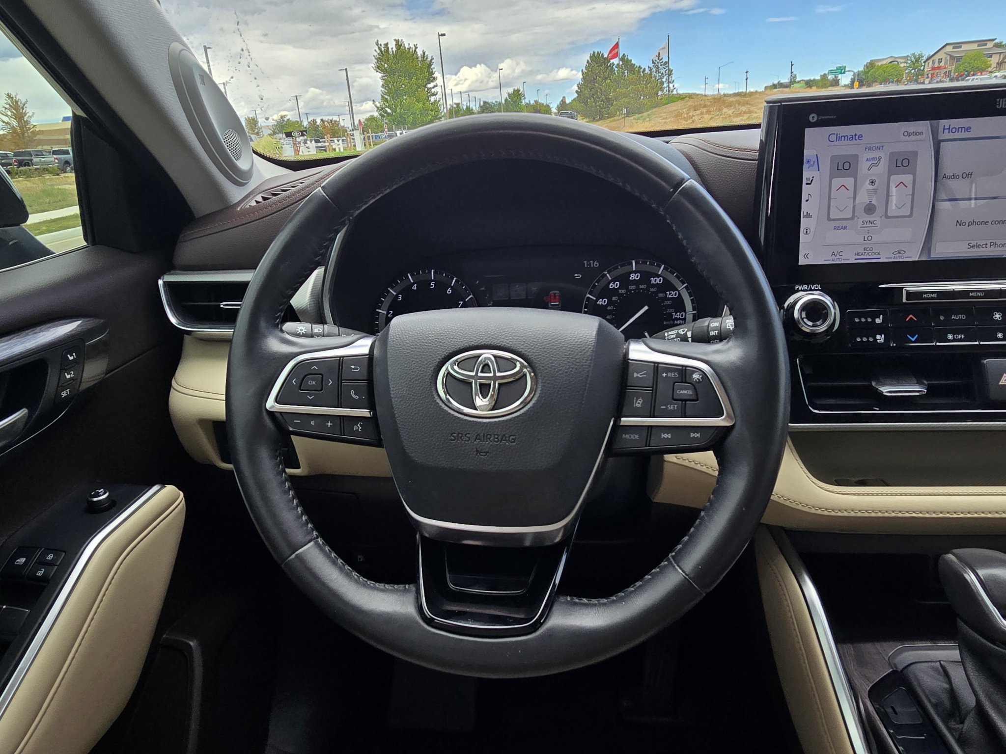 Used 2021 Toyota Highlander Platinum AWD/4WD image 28