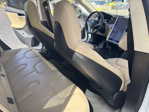 Used 2015 Tesla Model S 70 RWD image 32