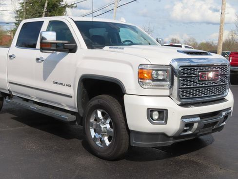 Used 2019 GMC Sierra 3500 Denali w/ Duramax Plus Package image 26