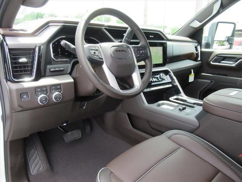 New 2026 GMC Sierra 2500 Denali w/ Denali Reserve Package AWD/4WD image 17