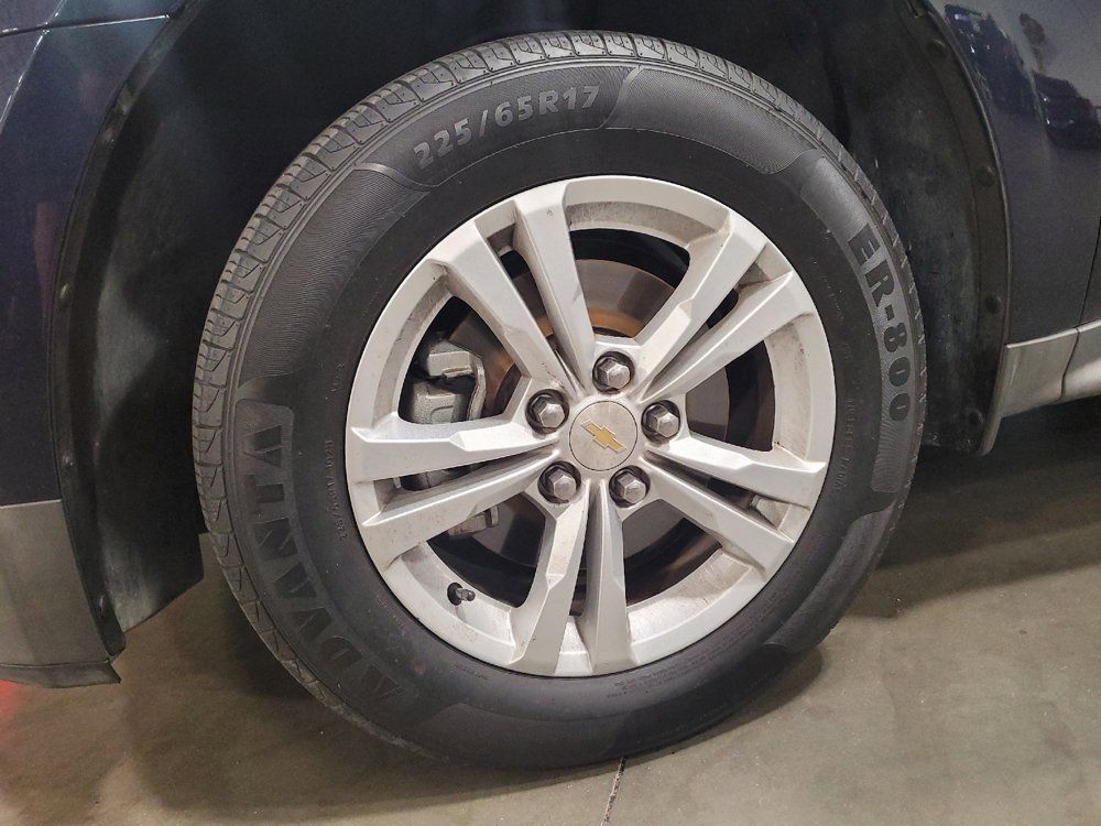 Used 2017 Chevrolet Equinox LS FWD image 31