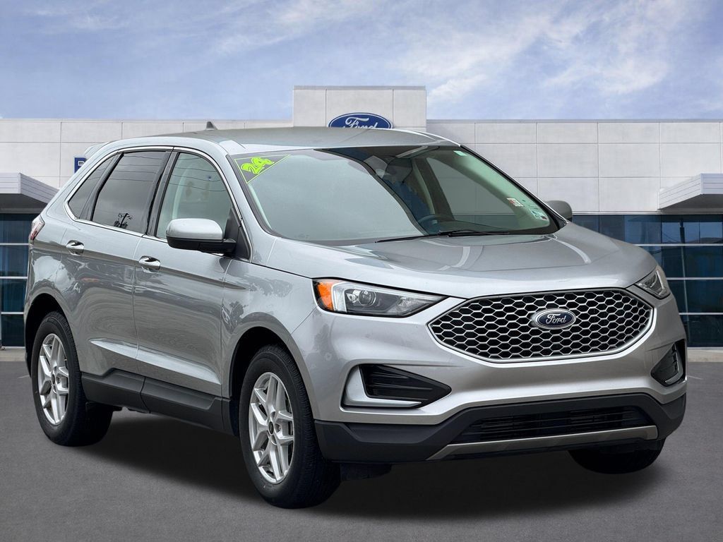 Used 2024 Ford Edge SEL AWD/4WD image 2