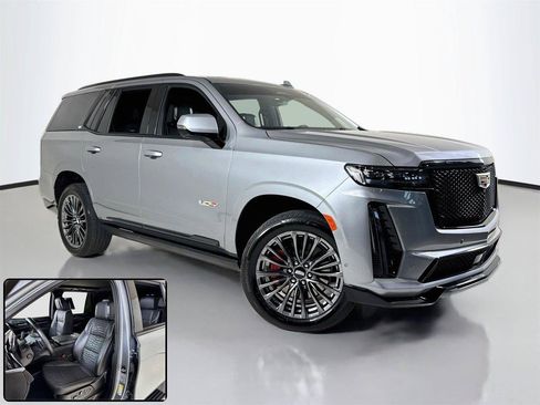 Used 2023 Cadillac Escalade V AWD/4WD image 2
