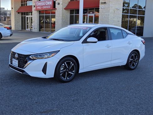 Used 2025 Nissan Sentra SV image 1