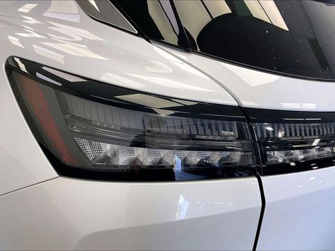 Certified 2025 Nissan Murano SV image 25