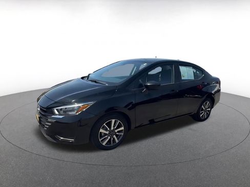 Used 2025 Nissan Versa SV FWD image 7