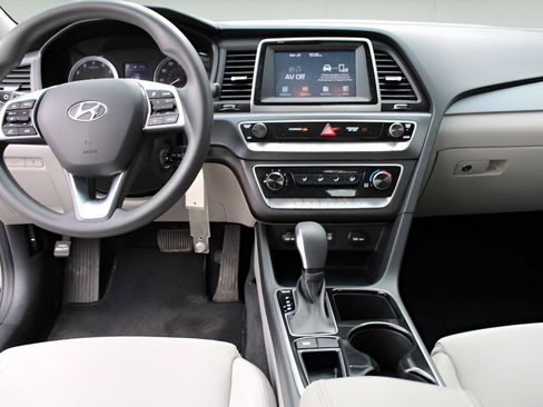Used 2019 Hyundai Sonata SE image 8